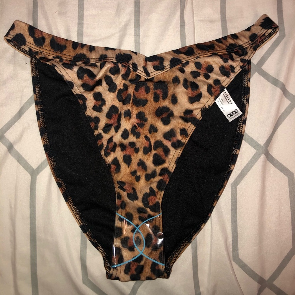 Bikini bottoms